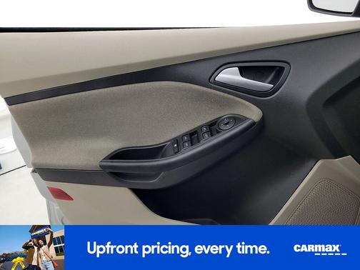 Silver 2014 Ford Focus SE