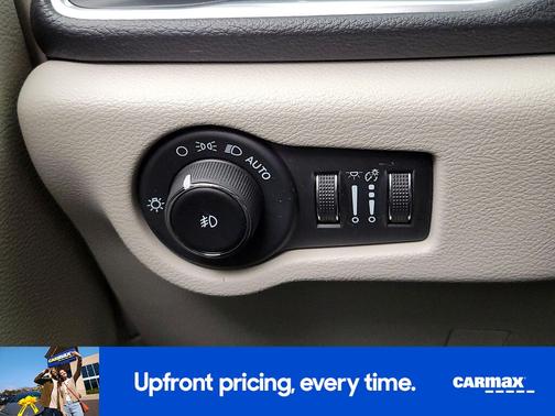 White 2024 Chrysler Pacifica Limited