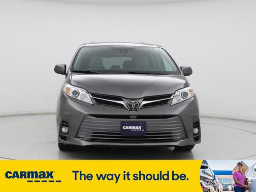 2019 Toyota Sienna XLE