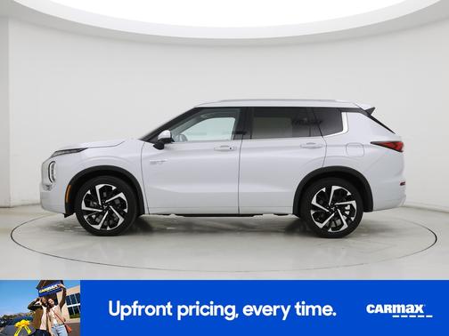 White 2023 Mitsubishi Outlander PHEV SEL