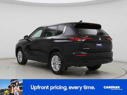 Black 2023 Mitsubishi Outlander ES