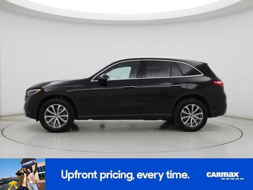 Black 2025 Mercedes-Benz GLC 300