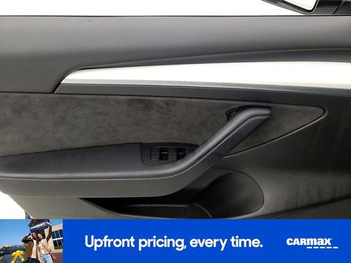 White 2022 Tesla Model 3