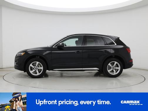 Black 2024 Audi Q5 Premium