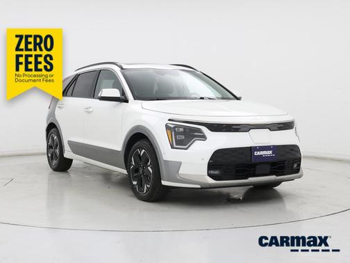 White 2023 Kia Niro EV Wave