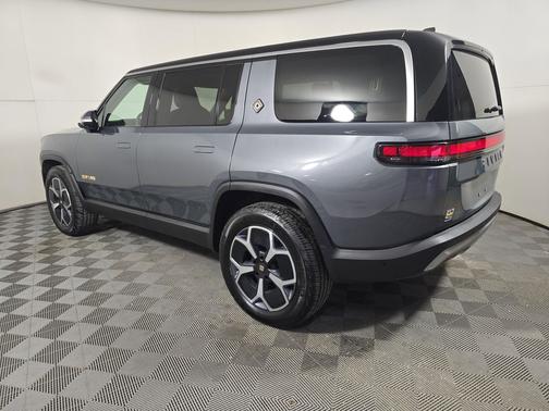 2023 Rivian R1S Adventure