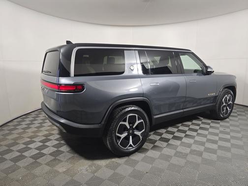 2023 Rivian R1S Adventure