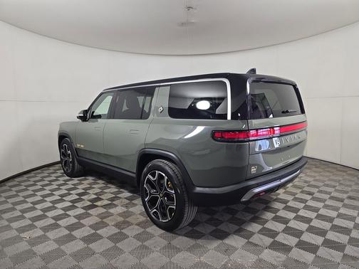 Launch Green 2022 Rivian R1S Launch Edition