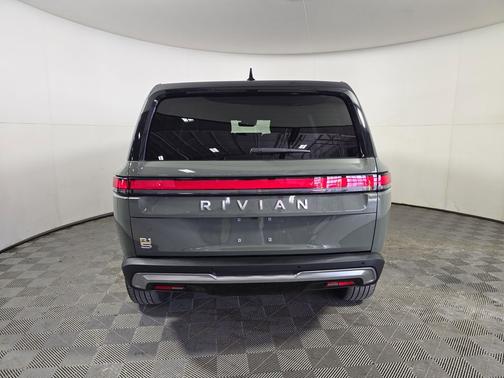 Launch Green 2022 Rivian R1S Launch Edition