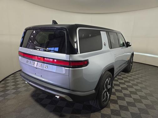 2023 Rivian R1S Adventure