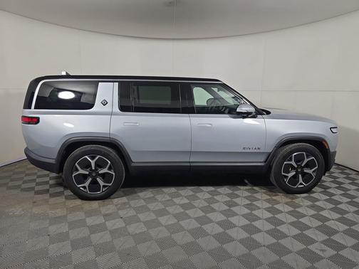 2023 Rivian R1S Adventure