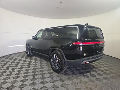 2023 Rivian R1S Adventure