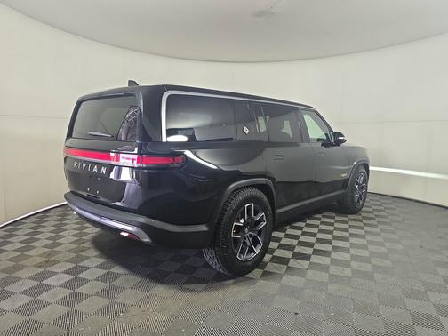2023 Rivian R1S Adventure