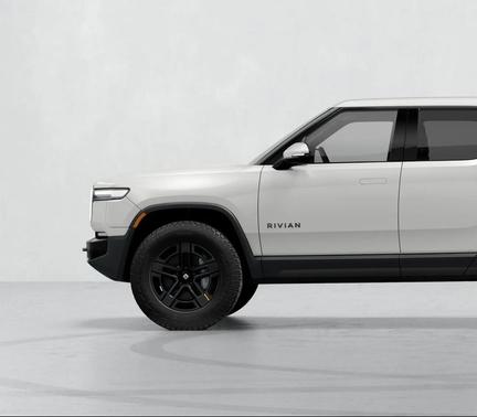 Glacier White paint 2027 Rivian R1T R1T Premium Max Battery