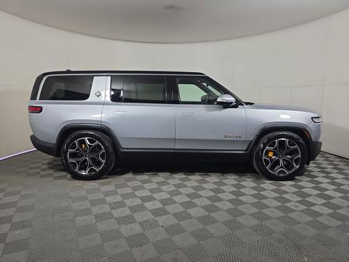2023 Rivian R1S Adventure