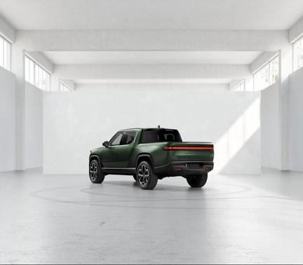 Forest Green paint 2026 Rivian R1T R1T Dual Large Battery