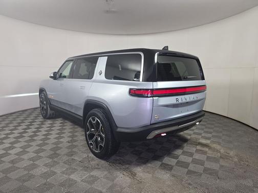 LA Silver 2023 Rivian R1S Adventure