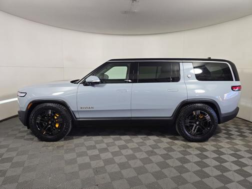 2023 Rivian R1S Adventure