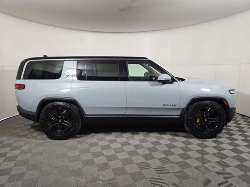 2023 Rivian R1S Adventure