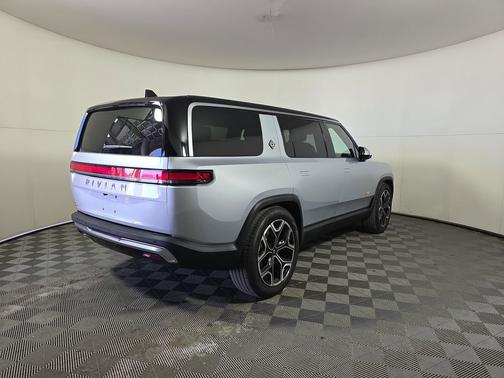 2023 Rivian R1S Adventure