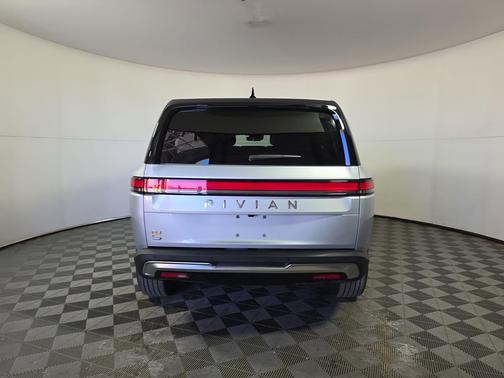 2023 Rivian R1S Adventure