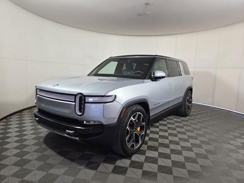 2023 Rivian R1S Adventure