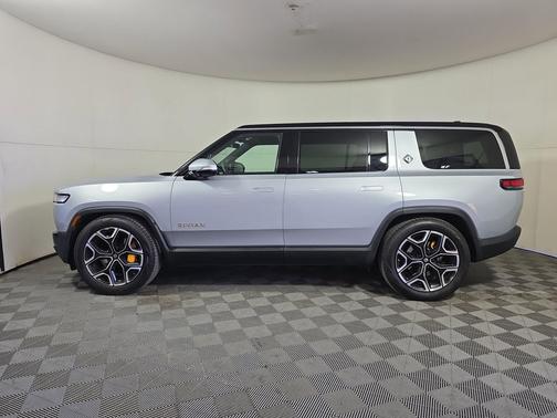 2023 Rivian R1S Adventure