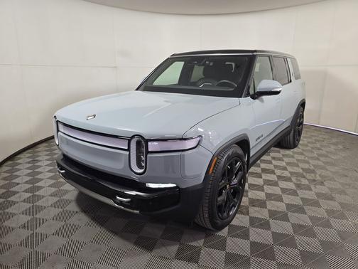 2024 Rivian R1S Adventure Package