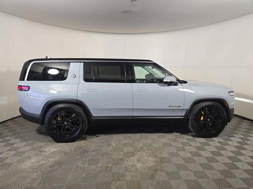 Limestone 2023 Rivian R1S Launch Edition