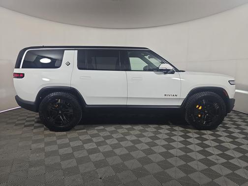 2023 Rivian R1S Adventure