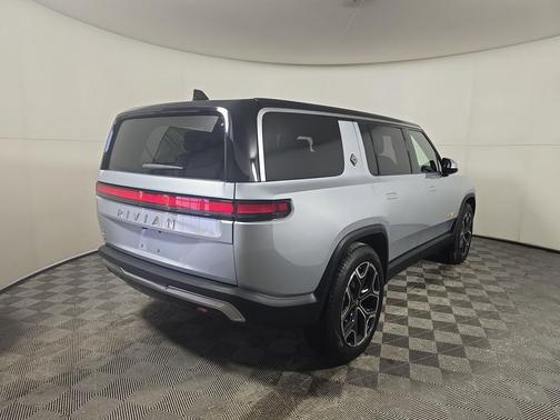 2023 Rivian R1S Adventure