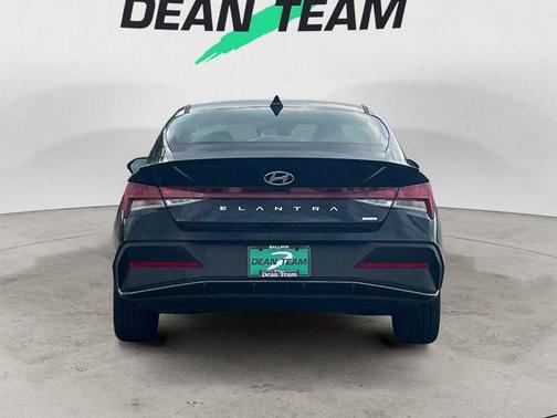 Abyss Black 2025 Hyundai ELANTRA HEV SEL Sport