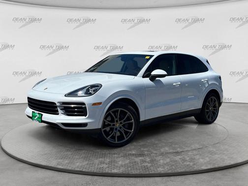 White 2022 Porsche Cayenne S