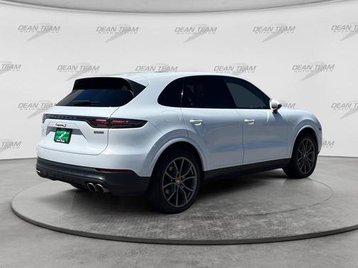 White 2022 Porsche Cayenne S