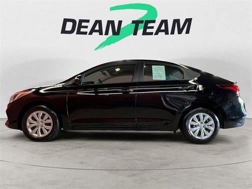 2022 Hyundai Accent SE