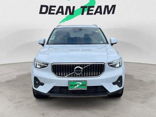 2025 Volvo XC40 Plus Bright Theme