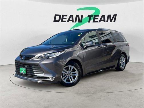 2023 Toyota Sienna Limited