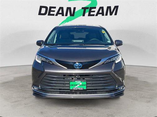 2023 Toyota Sienna Limited 7-Passenger