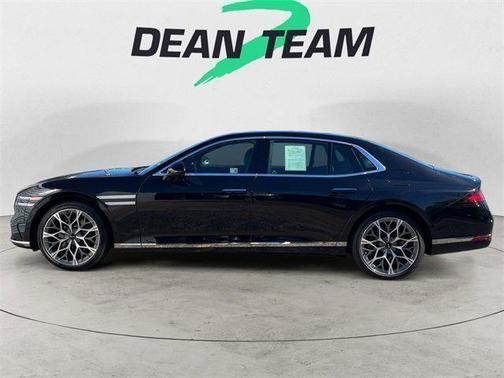 2024 Genesis G90 e-SC