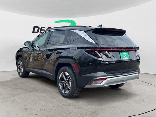 Phantom Black 2026 Hyundai TUCSON SEL Premium