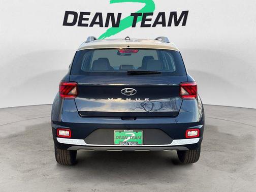 2026 Hyundai VENUE SEL w/Two-Tone Roof