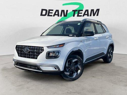 2026 Hyundai VENUE SEL w/Two-Tone Roof