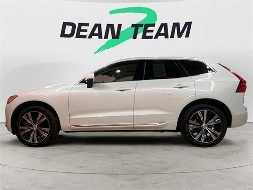2022 Volvo XC60 B5 Inscription