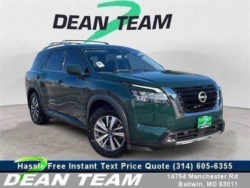 2022 Nissan Pathfinder SL