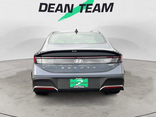 2026 Hyundai SONATA Hybrid Base