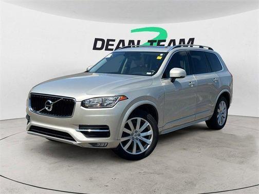 2016 Volvo XC90 T6 Momentum