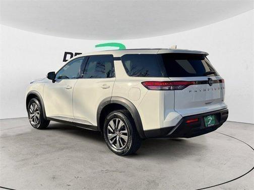 2022 Nissan Pathfinder S