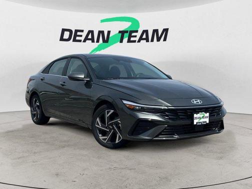 2025 Hyundai ELANTRA SEL