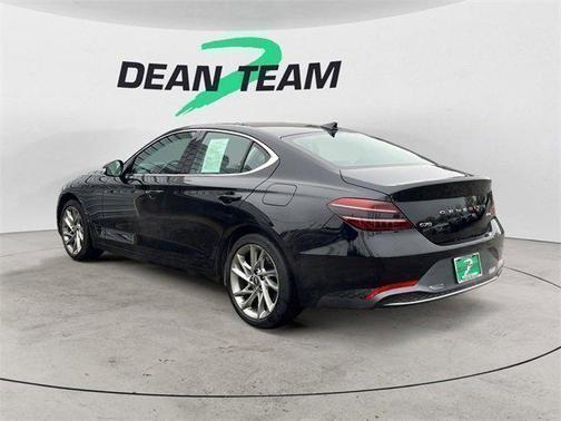 2022 Genesis G70 2.0T