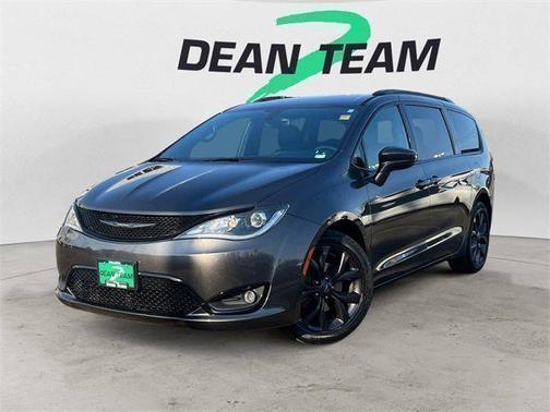 2018 Chrysler Pacifica Touring-L